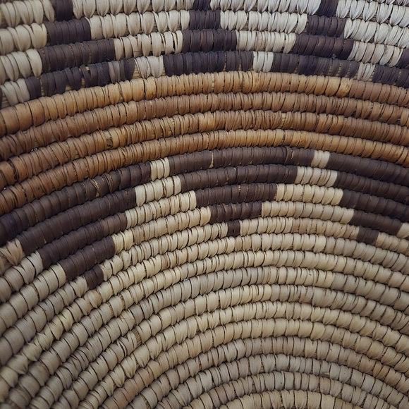 Large Navajo wedding basket style design - Picture 5 of 11